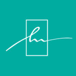 Logo Hertel, weiß auf türkisem Hintergrund